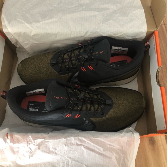 Nike Zoom Strike 2 Shield Men's Running Shoe. 8.5 - Picture 8 of 8